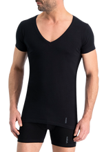 Lade das Bild in den Galerie-Viewer, NOSHIRT lite - deep V - zwart