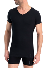 Lade das Bild in den Galerie-Viewer, NOSHIRT lite - regular V - zwart