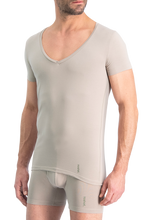 Lade das Bild in den Galerie-Viewer, NOSHIRT original - deep V - invisible khaki
